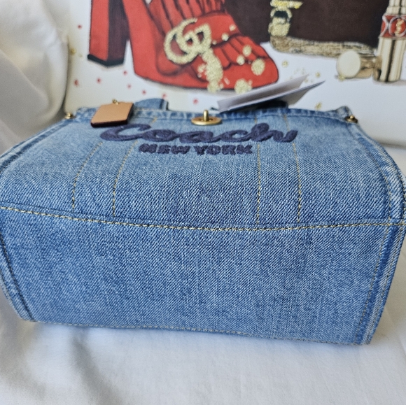 Coach Mini Cargo 20 Denim Tote Bag. NWT - Picture 5 of 14
